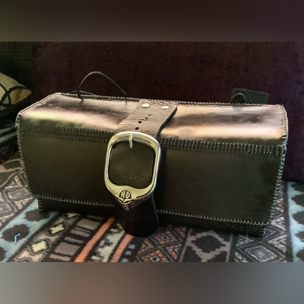 Motorcycle handle-bar/tool Bag 
(Handcrafted/Recycled Leather) - Picture 5 of 9
